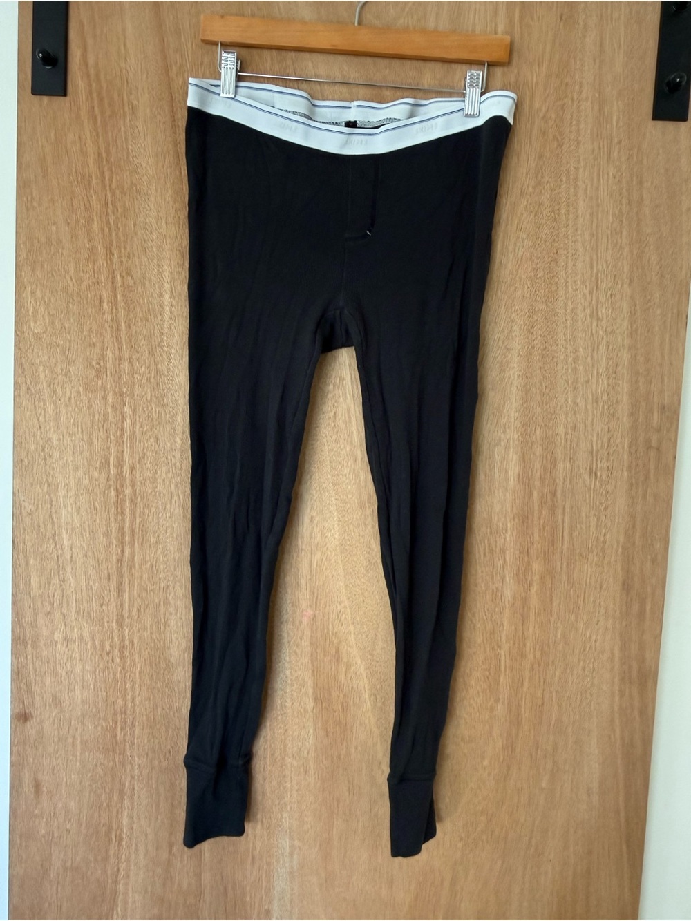 SKIMS ribbed thermal leggings black loungewear base layer size L
